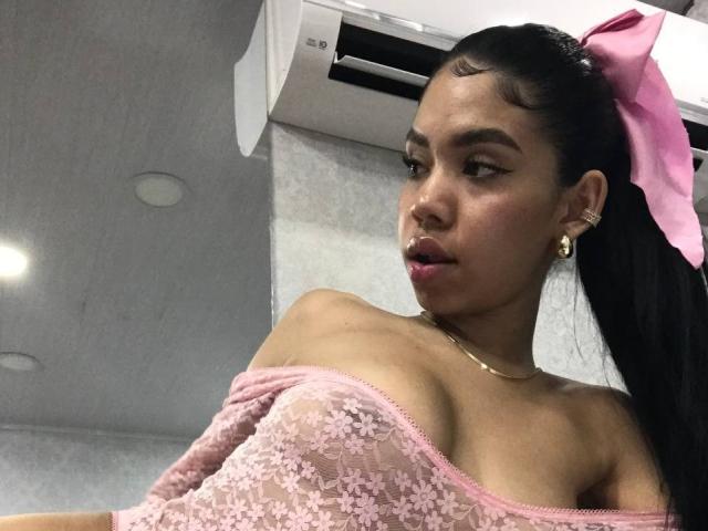 EmaGarces - Live sex cam - 26337517