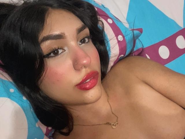 EmmaRubis - Live Sex Cam - 26337957