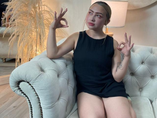 AlanaLeBlanc - Live Sex Cam - 26338325