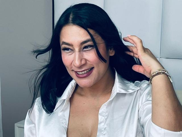 EmaFoxy - Live Sex Cam - 26339021