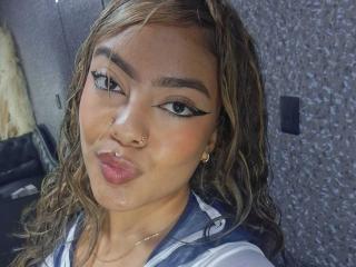 AmelieDuvall - Live sexe cam - 26341537