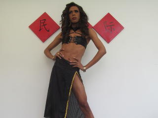 HedeRose - Chat cam exciting with this black Ladyboy 