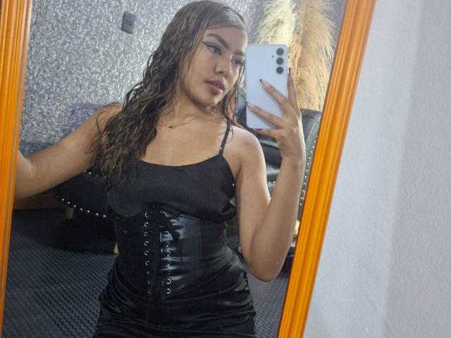 AmelieDuvall - Live sexe cam - 26365597