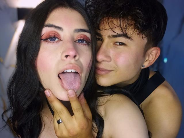 NoahAndRose - Live Sex Cam - 26370133