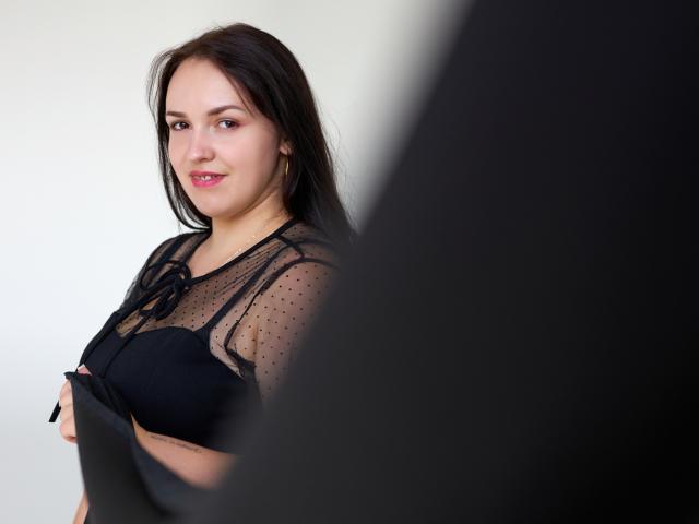 IsabelBlackberry - Live sex cam - 26376689