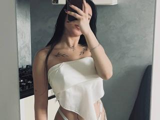 NikkiGoldX - Élő pornó és szexkamera - 26381185