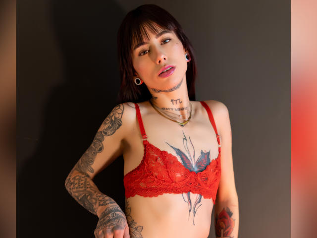 MiaNapoles - Live Sex Cam - 26393885