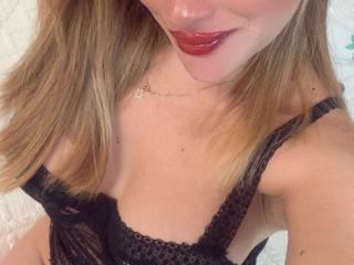 ArianaLu - Live porn &amp; sex cam - 26397369