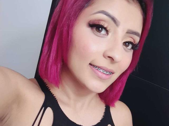 LizBonnet - Live sex cam - 26403489