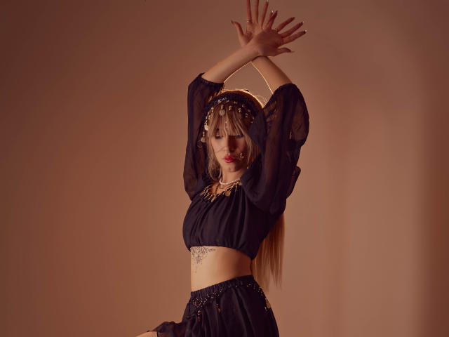 OliviaMonroe - Live porn &amp; sex cam - 26404205