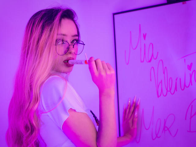MiaValentine - Live sex cam - 26405001