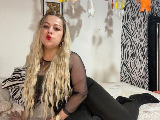 SamanthaGold - Live sex cam - 26411137