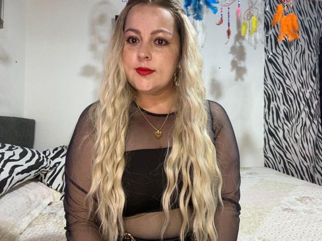 SamanthaGold - Live sexe cam - 26411177