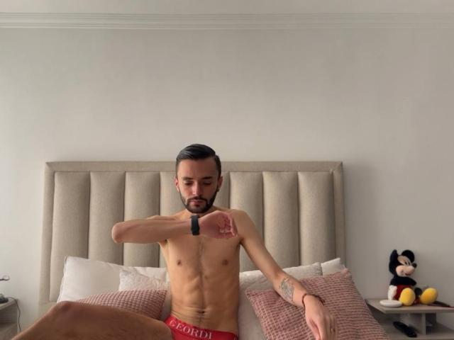 JakeMagnus - Live Sex Cam - 26417073