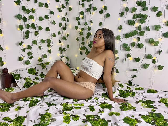 LaCoquineee - Live porn &amp; sex cam - 26422221