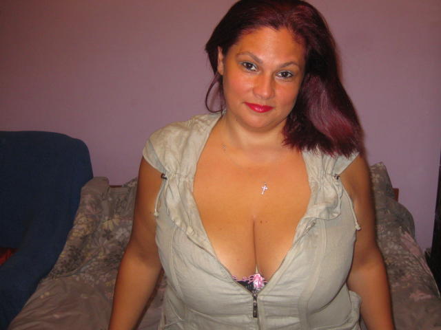 HellenBooty69 - online show x with this brunet Lady 