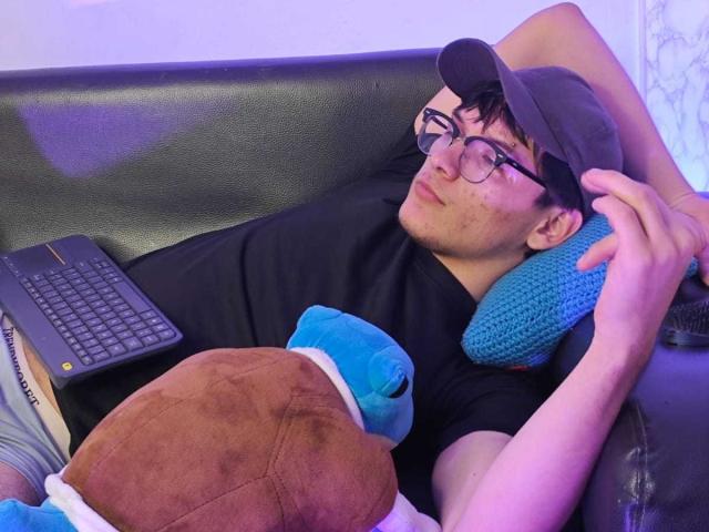 OliverNdBengi - Live Sex Cam - 26430497