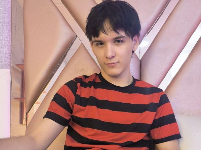 OliverNdBengi - Live Sex Cam - 26431477