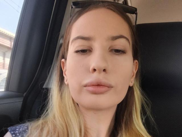 ElzaKomx - Live sex cam - 26440153