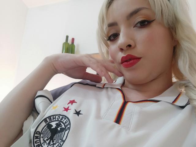HaileyDavies - Live Sex Cam - 26444825