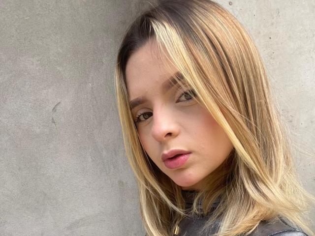 PauliAdams - Live porn &amp; sex cam - 26445845