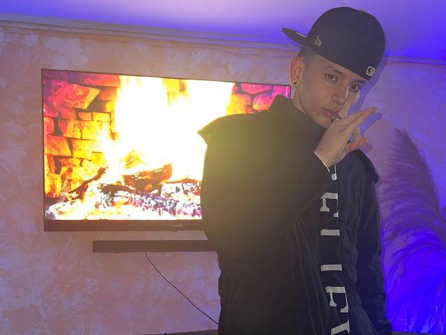 HardinBat - Live sex cam - 26470317