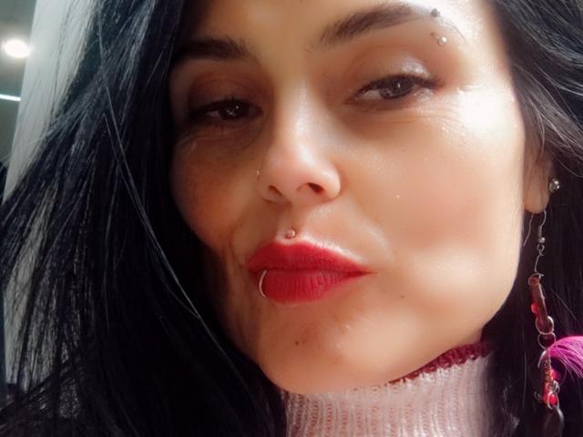 CharlotteCrofort - Live sex cam - 26476105
