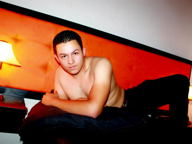 AlejandroFox - Live sexe cam - 2648432