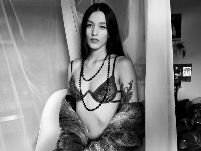 VioletteSourire - Live sex cam - 26488001