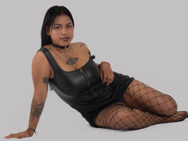 Michy69 - Élő pornó és szexkamera - 26488581