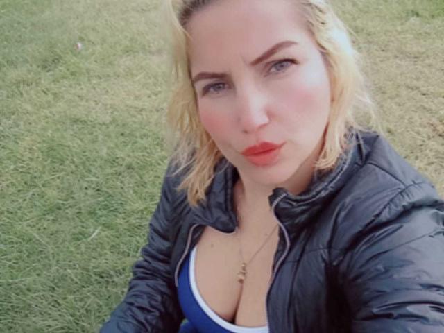 GiuliaAddams - Sexe cam en vivo - 26497493