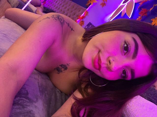 ChloeDavis - Live sex cam - 26497865