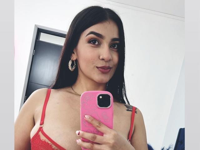 KarolReyes - Live Sex Cam - 26500497
