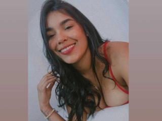 EmilyVio - Live Sex Cam - 26502517