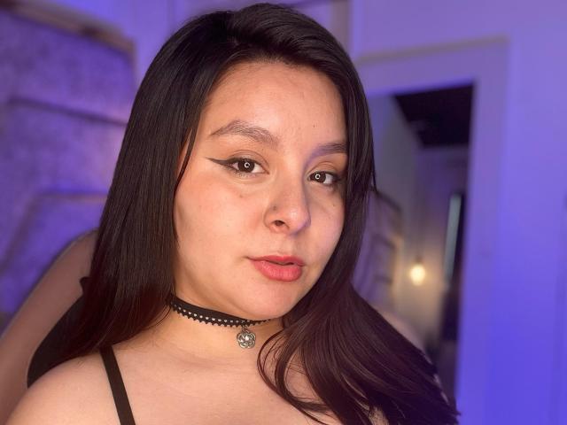 EmaJames - Live Sex Cam - 26503649