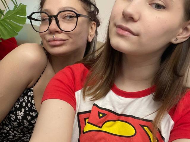 HotCaramelsDuo - Live sex cam - 26508913