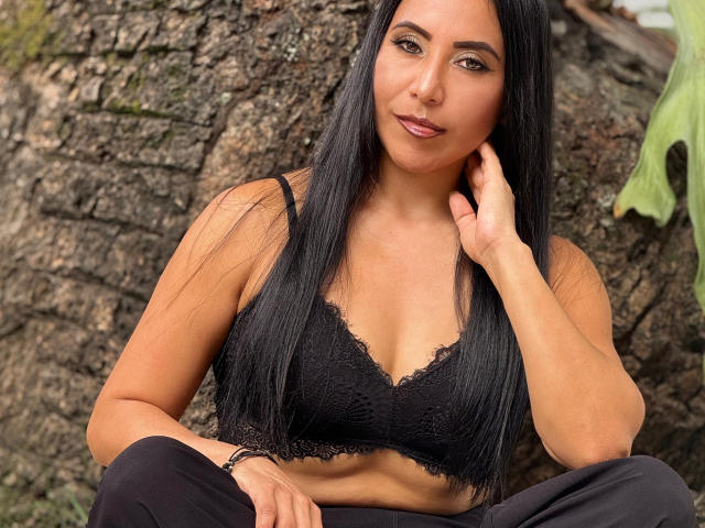 VivienneWest - Live Sex Cam - 26526180