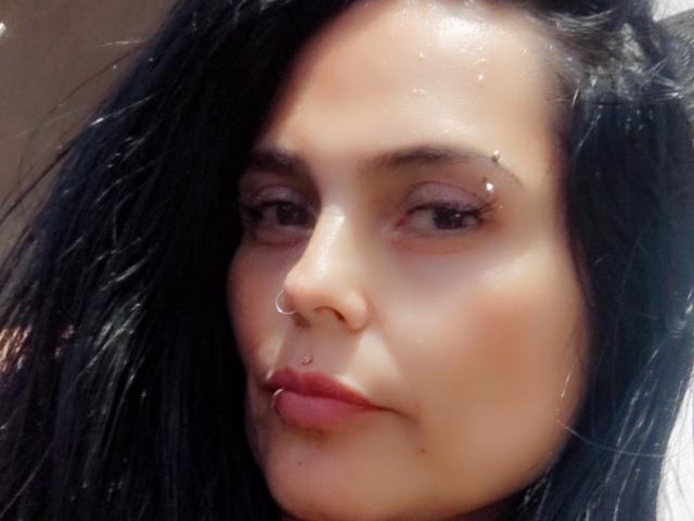 CharlotteCrofort - Live sex cam - 26526540