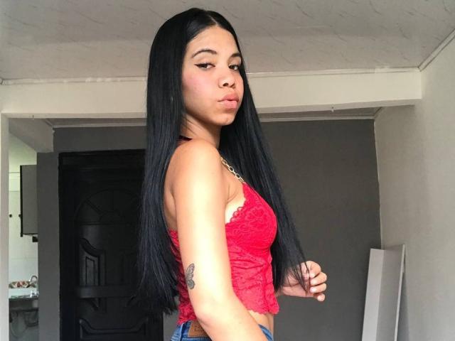 EmaGarces - Live sex cam - 26528556