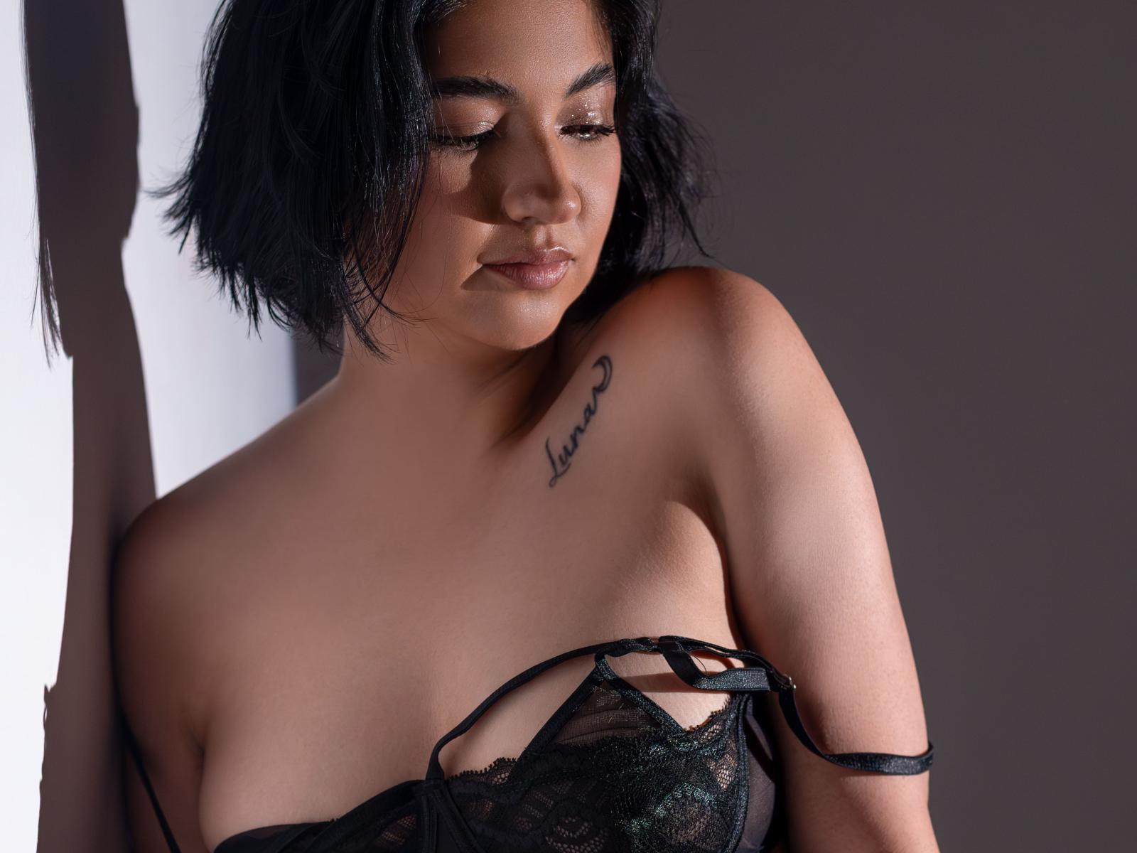 MiaWallaceOh - Live porn &amp; sex cam - 26534764