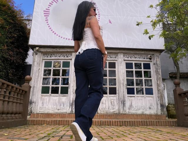 LailaCastillo - Live porn &amp; sex cam - 26537384