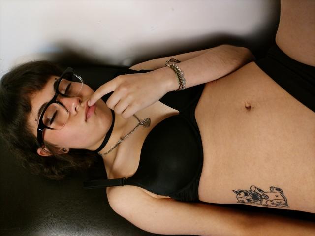 BeautyInsomnia - Live porn &amp; sex cam - 26538856