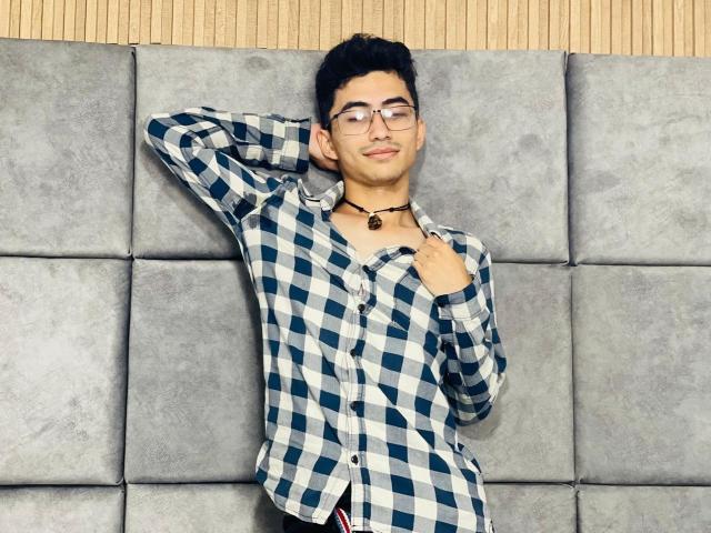 AnryuOswald - Live Sex Cam - 26539680