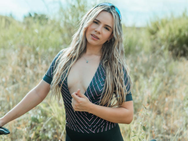 AnaMazzeo - Live porn &amp; sex cam - 26540292