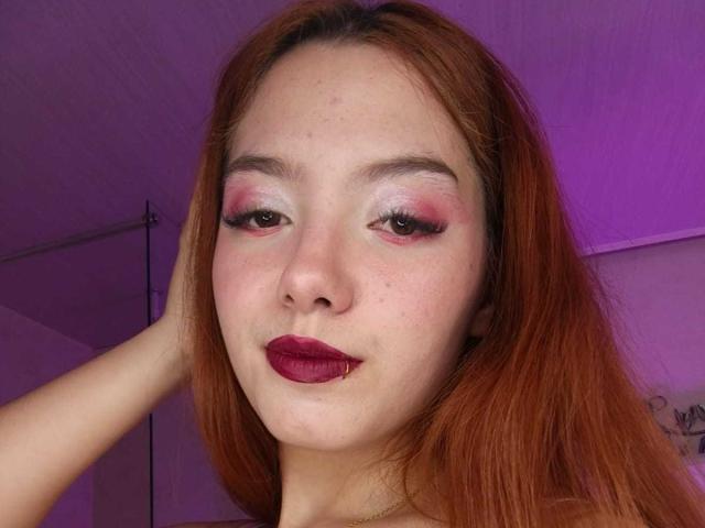 EmmaThomsonn - Live sex cam - 26542476