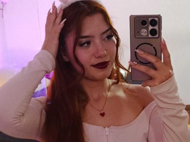 EmmaThomsonn - Live sex cam - 26542544