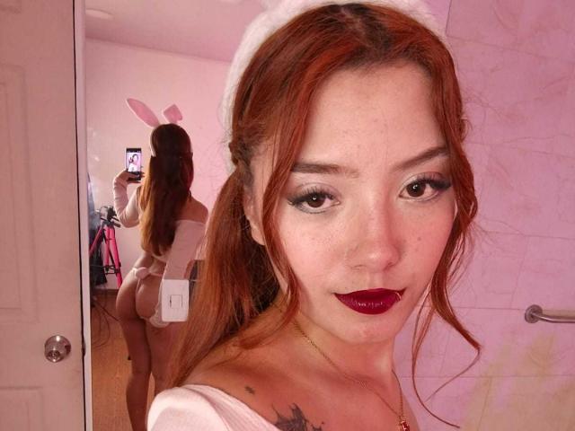 EmmaThomsonn - Live porn &amp; sex cam - 26542556