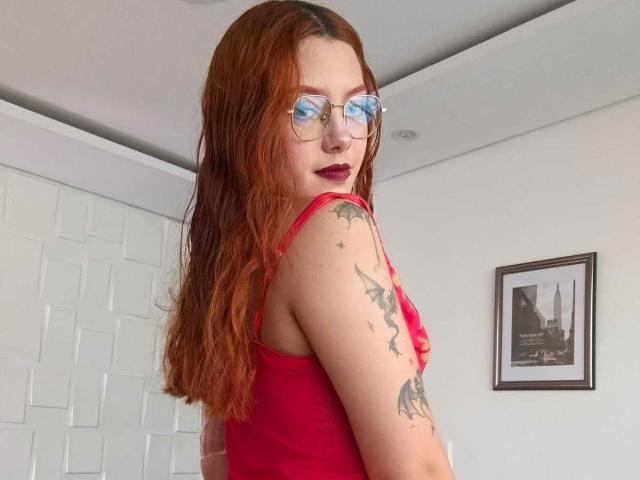 EmmaThomsonn - Live sex cam - 26543156