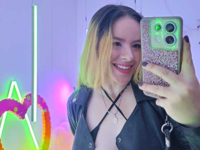 AshleyCampbell - Live Sex Cam - 26550168