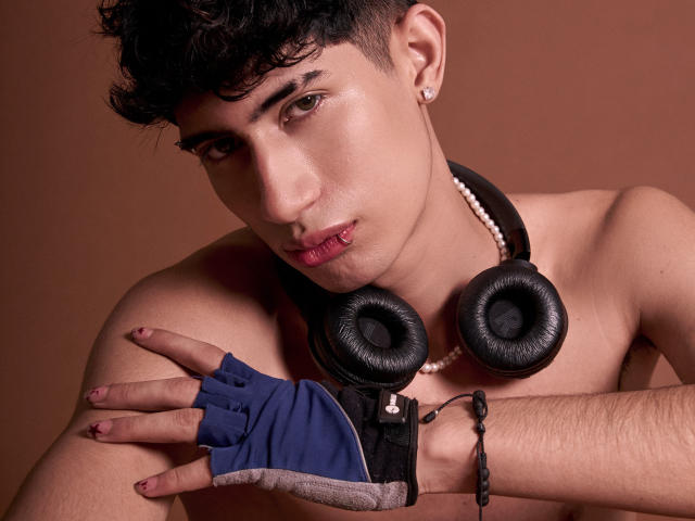 NovaWheeler - Live Sex Cam - 26550224